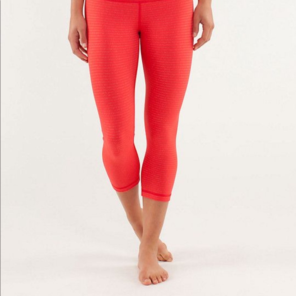 Lululemon🍋 Rare Red Stripe wunder under Crop